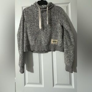 Hollister Cowl neck fuzzy fleece crop sweatshirt is a Small.